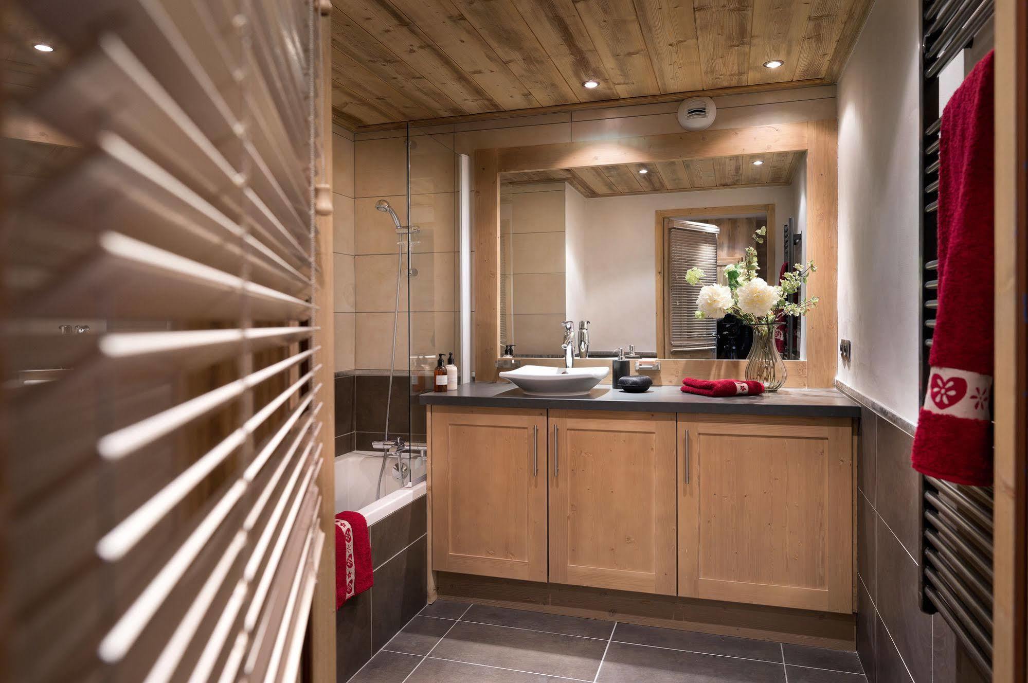 Cgh Residences And Spa Les Chalets De Leana Les Carroz d'Araches Luaran gambar